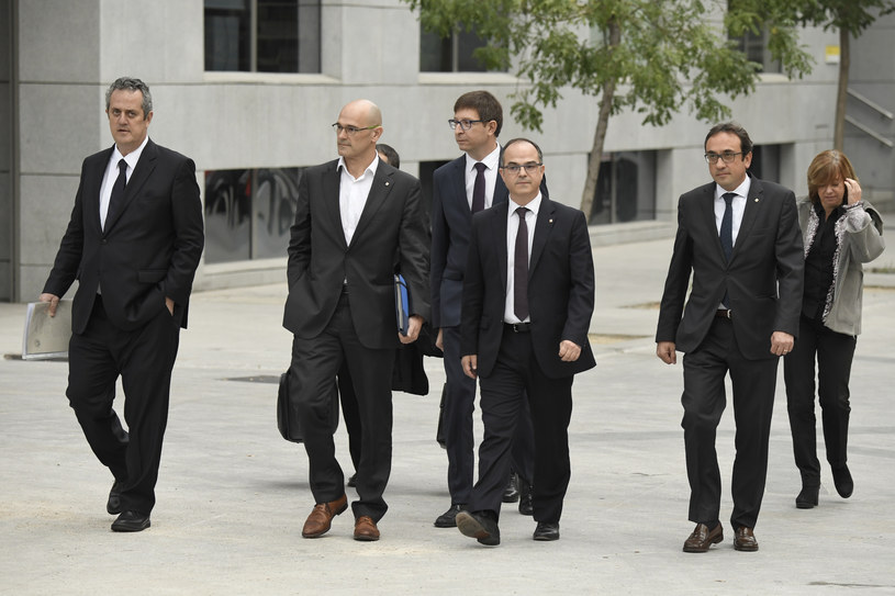 Byli ministrowie katalońskiego rządu /GABRIEL BOUYS / AFP /AFP