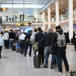 Byli przed czasem a nie zdążyli na samolot. Utrudnienia na europejskim lotnisku