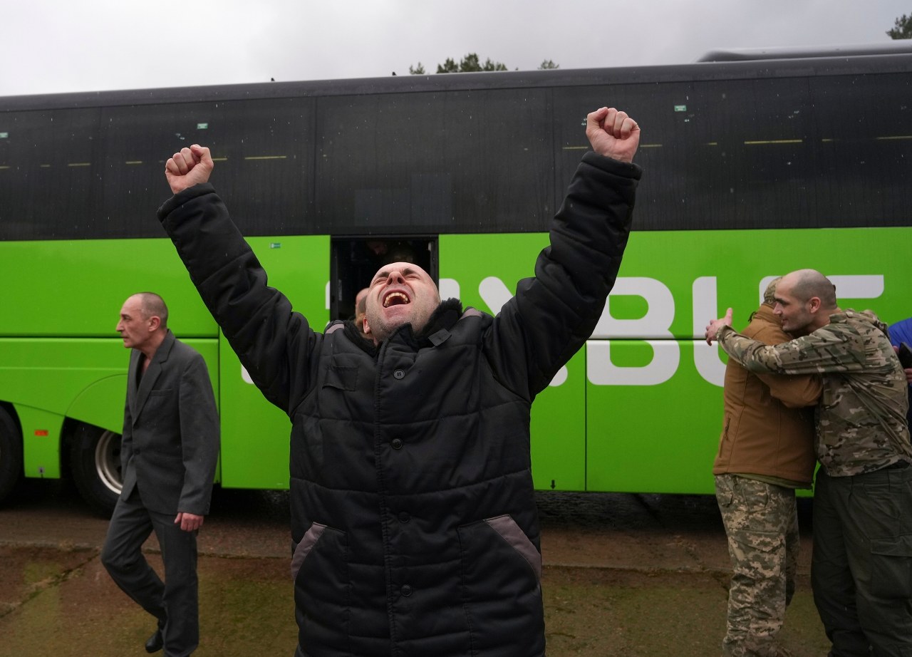 Byli w niewoli od 2022 r. Wybuch radości po powrocie do domu