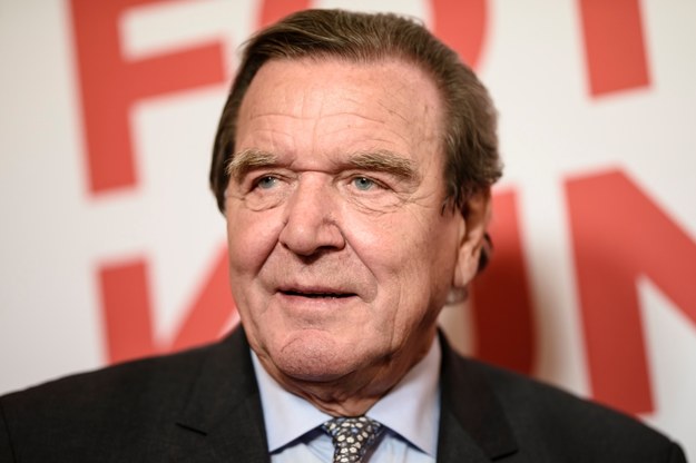 Były kanclerz Niemiec Gerhard Schroeder /Clemens Bilan /PAP/EPA