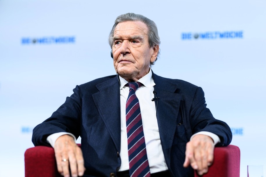 Były kanclerz Niemiec Gerhard Schroeder /MAX SLOVENCIK /PAP/EPA