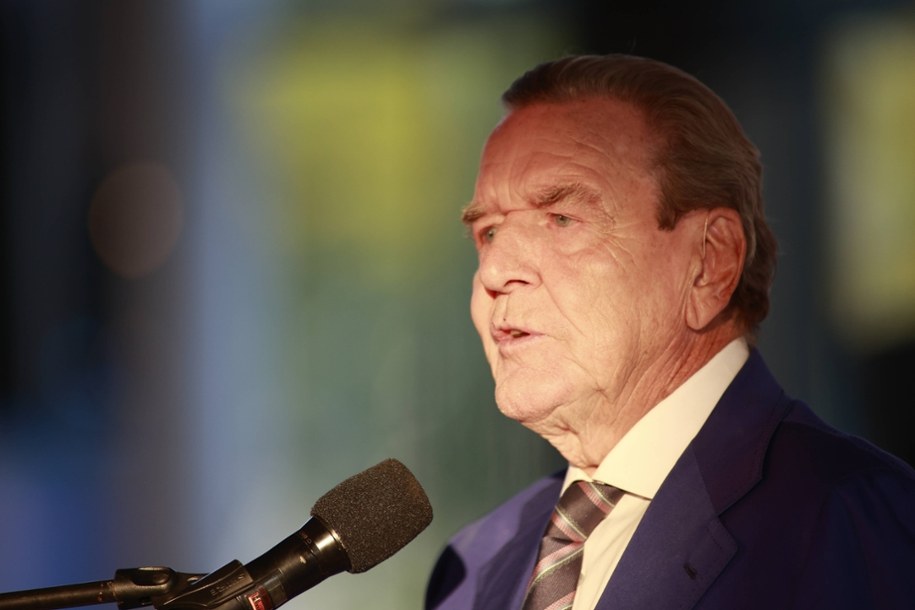 Były kanclerz Niemiec Gerhard Schroeder /Matthias Bein/dpa /PAP