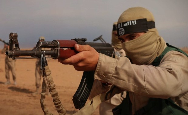 Były koordynator francuskich służb wywiadu: Pokonane ISIS będzie - jak rak - dawało nadal przerzuty