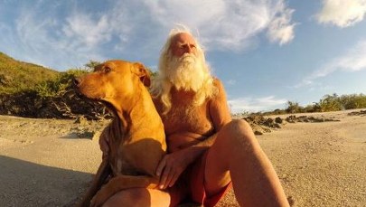 Były milioner od 20 lat żyje na bezludnej wyspie. "Chciałbym, żeby panie mnie tu odwiedzały"