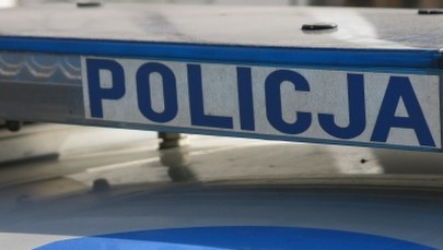 Były policjant i dwie inne osoby oskarżone o napad 