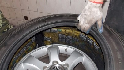 Były policjant szefem grupy przestępczej. 15 osób oskarżonych