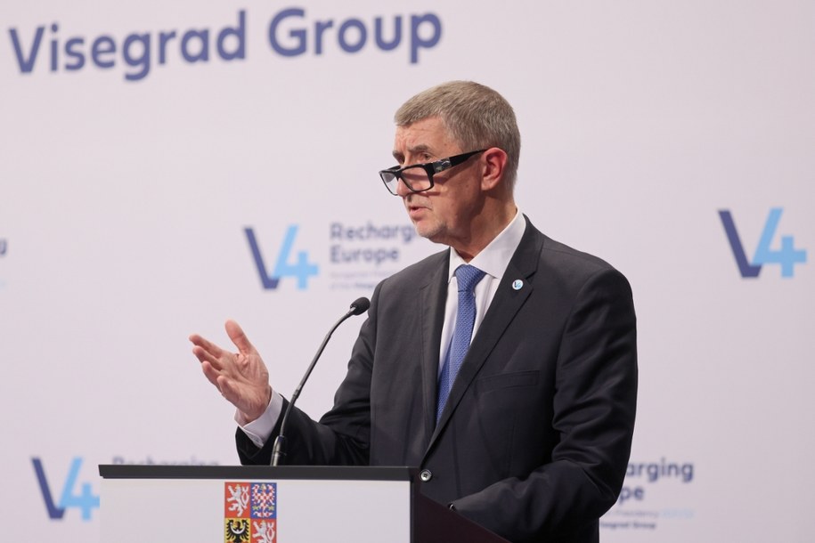 Były premier Czech Andrej Babisz zaatakowany w czasie spotkania z wyborcami /	Leszek Szymański   /PAP