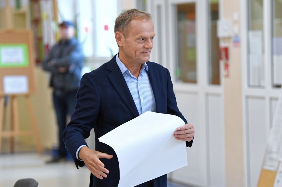 Były premier Donald Tusk ma stanąć ponownie przed komisją śledczą ds. VAT / 	Adam Warżawa    /PAP