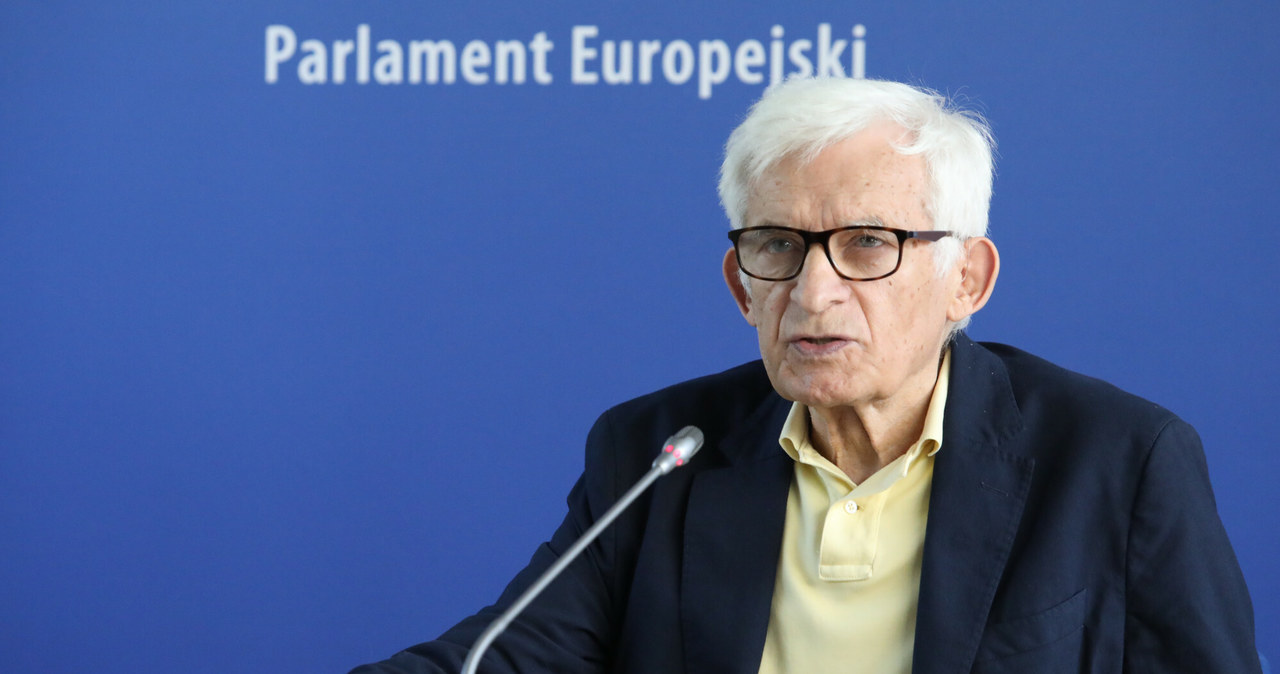 Były premier, europoseł Jerzy Buzek /Tomasz Jastrzębowski /Reporter