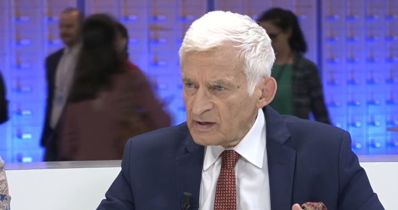 Były premier i przewodniczący PE, europoseł Jerzy Buzek /INTERIA.PL