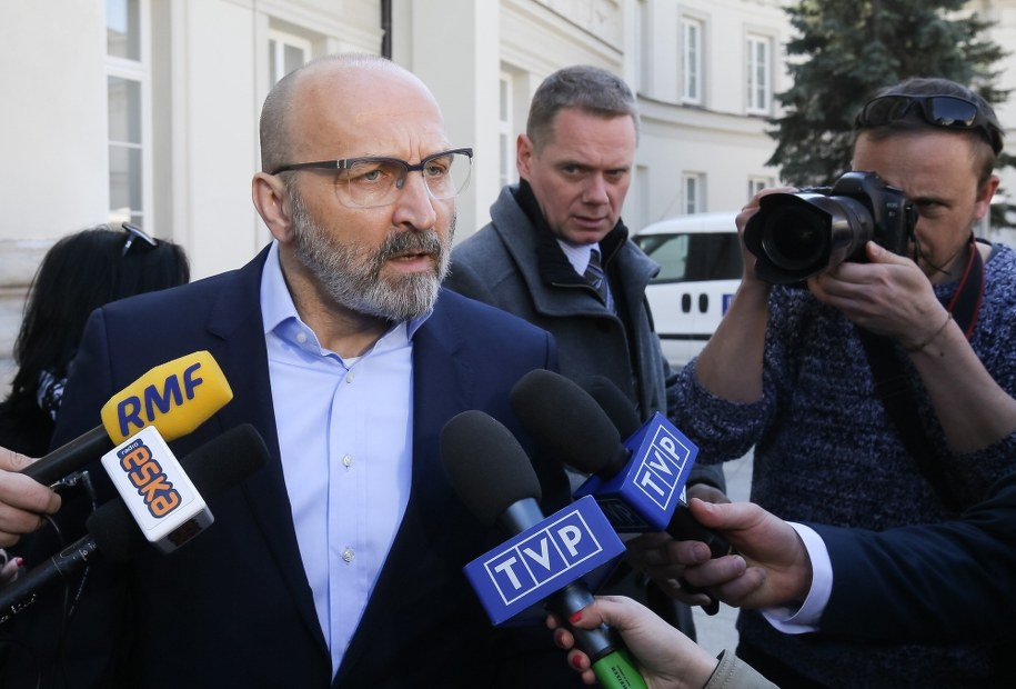 Były premier Kazimierz Marcinkiewicz usłyszał zarzut uchylania się od obowiązku alimentacyjnego /Paweł Supernak /PAP