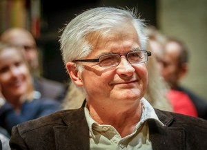 Były premier wygrał z TVP. Ma wpłacić na WOŚP