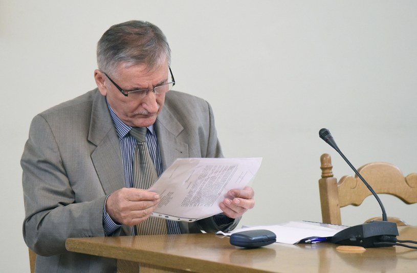 Były prezes Urzędu Lotnictwa Cywilnego Tomasz Kądziołka zeznaje przed sejmową komisją śledczą ds. Amber Gold /Radek Pietruszka /PAP