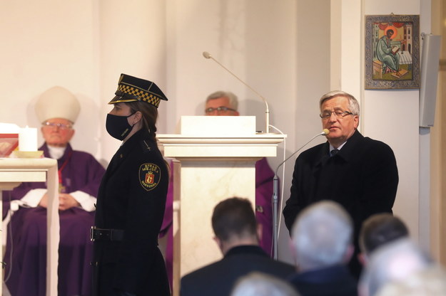 Były prezydent Bronisław Komorowski przemawia podczas uroczystości pogrzebowych Jana Lityńskiego /Rafał Guz /PAP