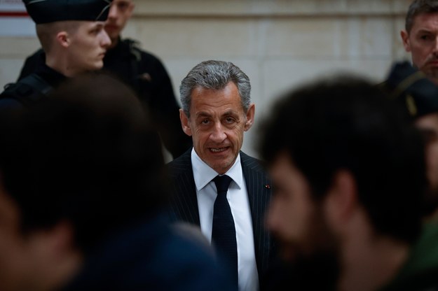 Były prezydent Francji Nicolas Sarkozy w sądzie /YOAN VALAT  /PAP/EPA