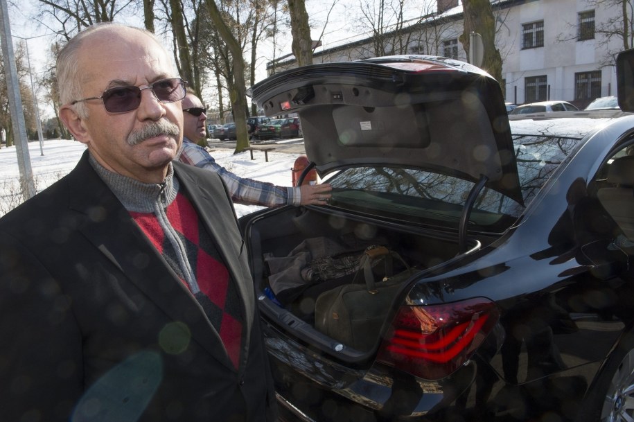 Były senator Henryk Stokłosa opuszcza areszt śledczy w Potulicach /Tytus Żmijewski /PAP