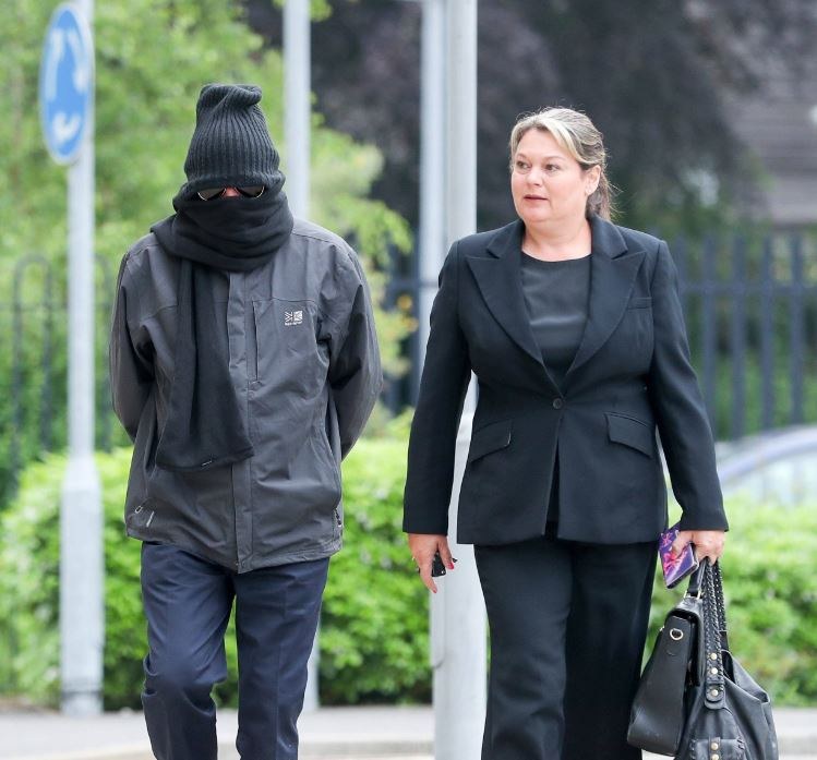 Były trener razem ze swoją prawniczką /Andrew Matthews /PAP/EPA