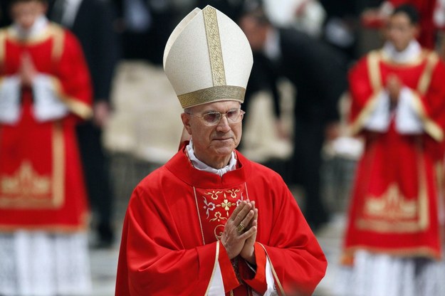 Były watykański sekretarz stanu kardynał Tarcisio Bertone /ALESSANDRO DI MEO    /PAP/EPA