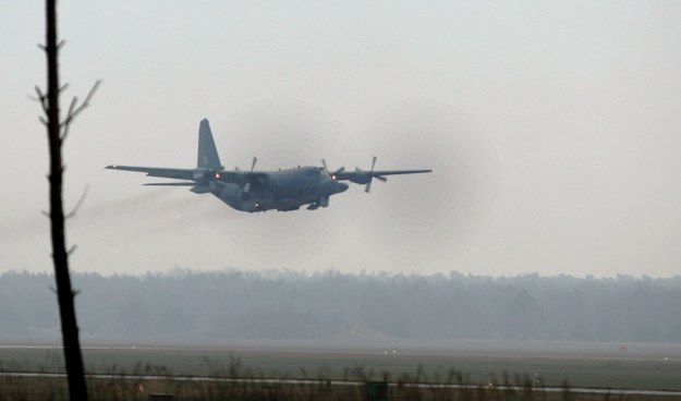 Awaryjne lądowanie Herkulesa C-130 w Krakowie