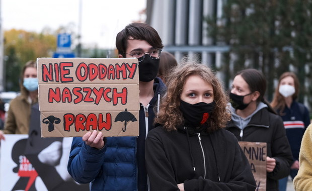 Cała Polska strajkuje. Szósty dzień protestów przeciwko orzeczeniu TK ws. aborcji