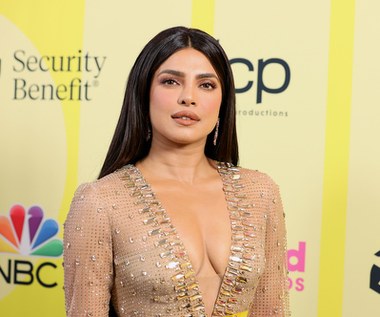 Cała sytuacja była dla niej jeszcze trudniejsza do zniesienia, bo zmianę wyglądu aktorki zauważyły także media. Dostała wtedy od dziennikarzy przezwisko "Plastic Chopra" i w amerykańskiej prasie oraz serwisach internetowych ciągnie się ono za nią do dzisiaj. By jej nos wyglądał bardziej naturalnie, potrzebnych było kilka kolejnych operacji plastycznych. Teraz aktorka już zaakceptowała swój wygląd, jednak ten proces trwał bardzo długo. "Przyzwyczaiłam się do tej twarzy, choć zajęło mi to wiele lat. Teraz, jak patrzę w lustro, już nie widzę tam kogoś obcego, jak to było kiedyś" - napisała w autobiografii aktorka.