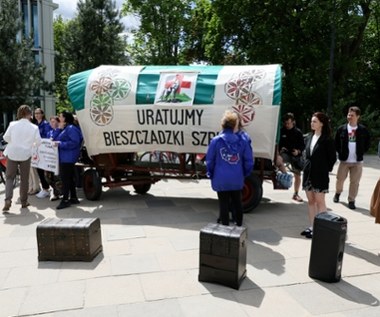 ​Całe Bieszczady bez SOR-u? Lesko protestuje w Warszawie