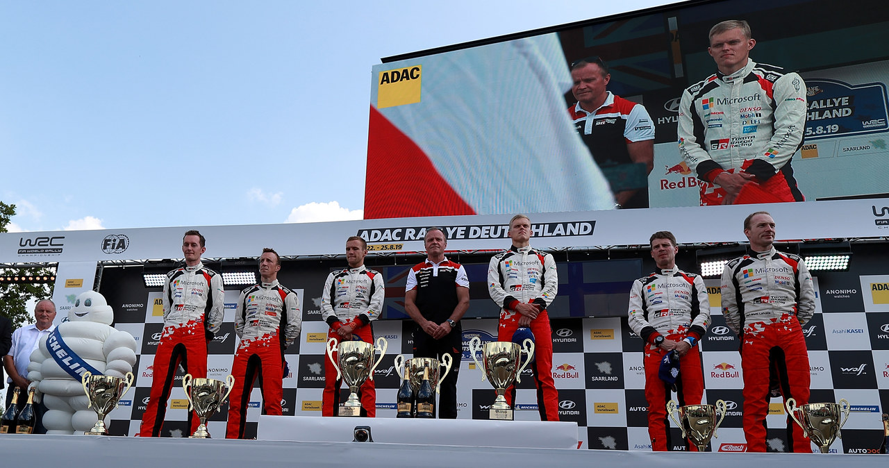 Całe podium przypadło zawodnikom Toyoty. Szefem zespołu jest legenda WRC, czyli Tommi Makinen /AFP