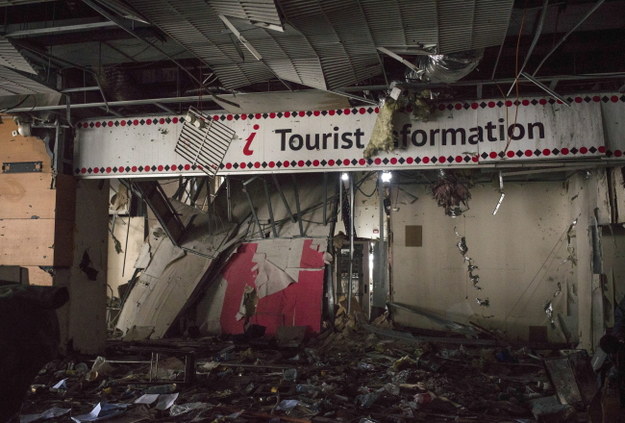 Całkowicie zniszczone międzynarodowe lotnisko w Doniecku /Luca Piergiovanni /PAP/EPA