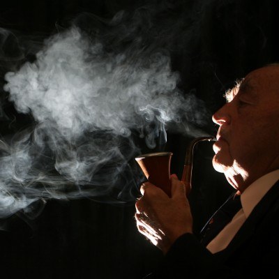 Całkowity zakaz palenia w miejscach publicznych popiera ponad 80 proc. obywateli UE /AFP