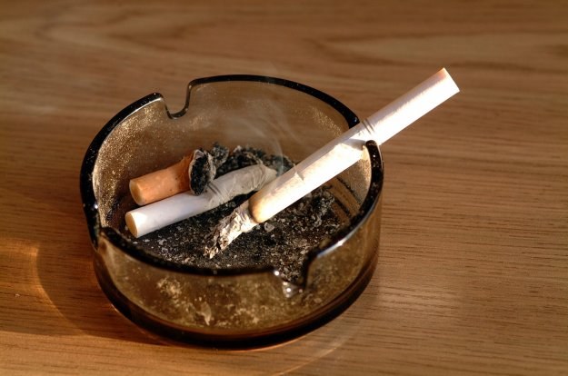 Całkowity zakaz palenia w miejscach publicznych /&copy; Bauer