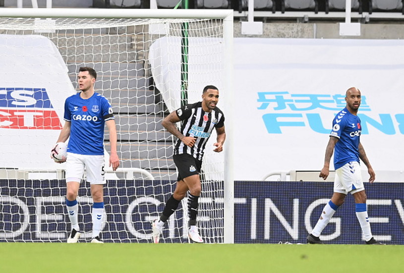 Callum Wilson (w środku) zdobył dwie bramki dla Newcastle i zapewnił zwycięstwo w meczu z Evertonem /Michael Regan /Getty Images