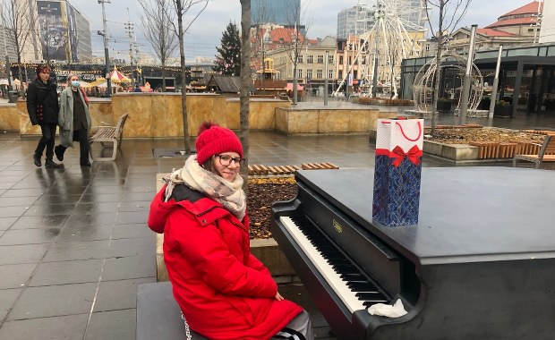 Całoroczne fortepiany na ulicach Katowic. Są odporne na warunki atmosferyczne