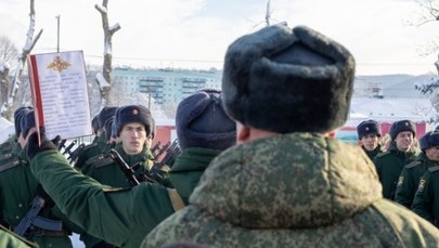 Całoroczny pobór do wojska. Rosja gwałtownie rozbudowuje armię