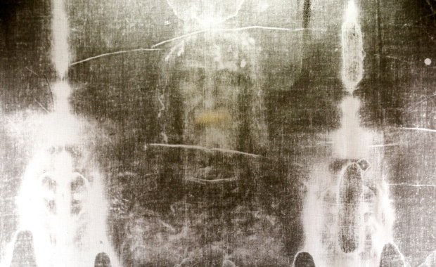 Całun Turyński to nie odbicie Jezusa? Nowe badania zaskakują