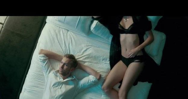 Calvin Harris w teledysku "Blame" /