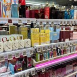 Calvin Klein, Lacoste, Versace poniżej 100 zł. Markowe perfumy w Super-Pharm nawet 50% taniej.