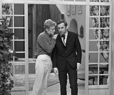 "Cały czas się uczę, również obserwując, jak grają młodsi. A wielkich mistrzów, z którymi miałem okazję pracować, cechowało - poza talentem i charyzmą - to, że nie rozczarowywali w życiu prywatnym. W myśl zasady: im ktoś ciekawszy na ekranie, tym ciekawszy w życiu. Należeli do tego grona m.in. Beata Tyszkiewicz, Pola Raksa, Tadeusz Łomnicki, Gustaw Holoubek, Zofia Kucówna. Zachwycałem się nimi na ekranie i scenie. A poza nią potwierdzali swoją niezwykłość poprzez prostotę, inteligencję i piękny stosunek do ludzi" - twierdzi Olbrychski.