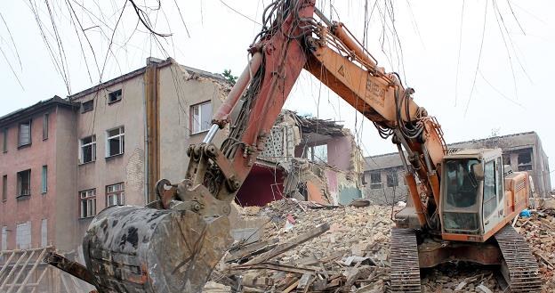 Cały proces obejmujący wyburzanie budynków nie może trwać dłużej niż dwa lata.Fot. Artur Barbarowski /Agencja SE/East News