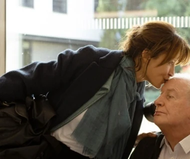 Cannes 2021: "Wszystko poszło dobrze" Francois Ozona: Kto bogatemu zabroni [recenzja]