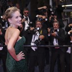 Cannes 2022: Sharon Stone zniewala w blasku fleszy 