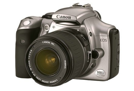 Canon EOS 300D - pierwsza amatorska lustrzanka cyfrowa Canona /materiały prasowe