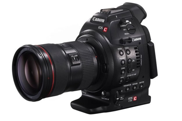Canon EOS C100 - jeden z produktów nagrodzonych w kategorii Wideo /materiały prasowe