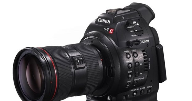 Canon EOS C100 - jeden z produktów nagrodzonych w kategorii Wideo /materiały prasowe