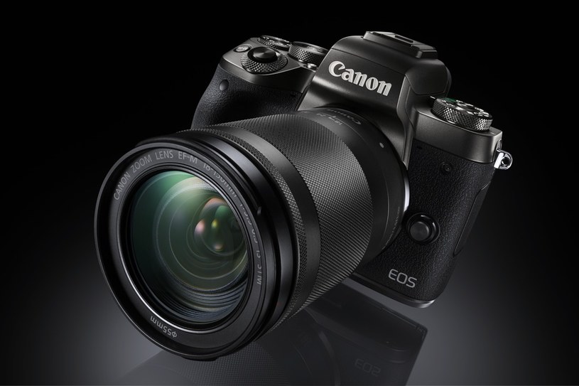 Canon EOS M z obiektywem EF-M 18-150mm f/3.5-6.3 IS STM /materiały prasowe