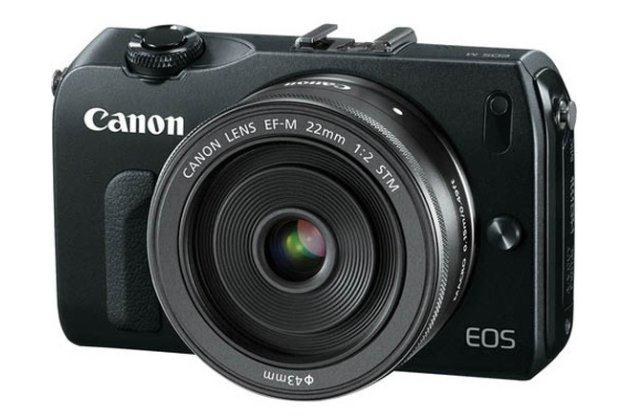 Canon EOS M z obiektywem EF-M 22mm f/2 STM /materiały prasowe