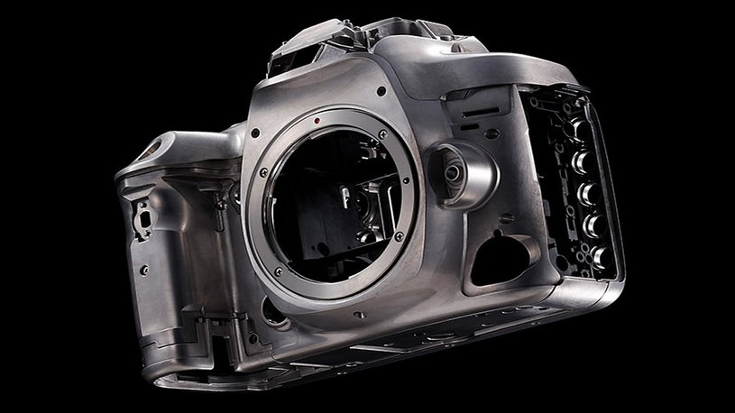 Canon szykuje najtańszy w historii aparat pełnoklatkowy. Cena? 4 tysiące złotych /Geekweek