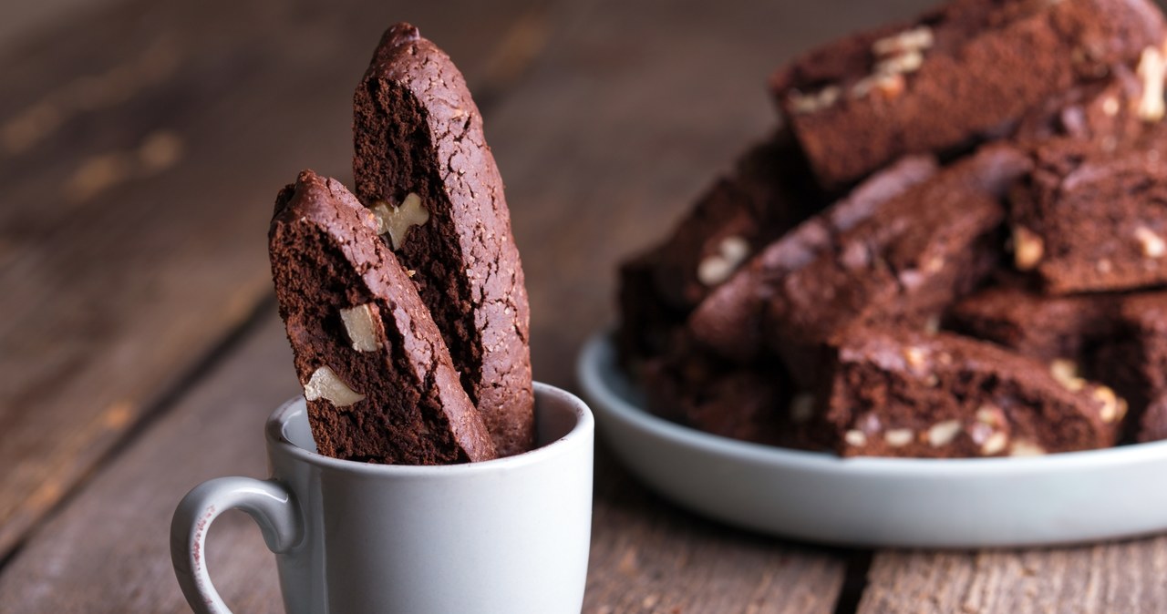 Cantuccini to włoskie,  ciasteczkowe sucharki pochodzące z miasteczka Prato położonego niedaleko Florencj /123RF/PICSEL