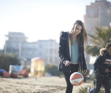 Cara Delevingne w scenie z filmu "Twarz anioła"