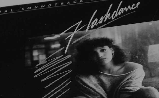 Cara zobyła sławę rolą i tytułową piosenką w musicalu "Fame" z 1980 r., a także światowym przebojem "Flashdance...What a Feeling" /Shutterstock