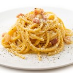 Carbonara kończy 70 lat. Ta prawdziwa ma tylko pięć składników